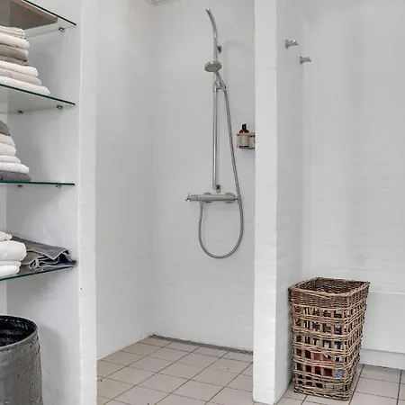 Stunning In With Wifi And 3 Bedrooms Stege