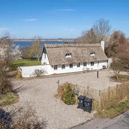 Stunning In With Wifi And 3 Bedrooms *